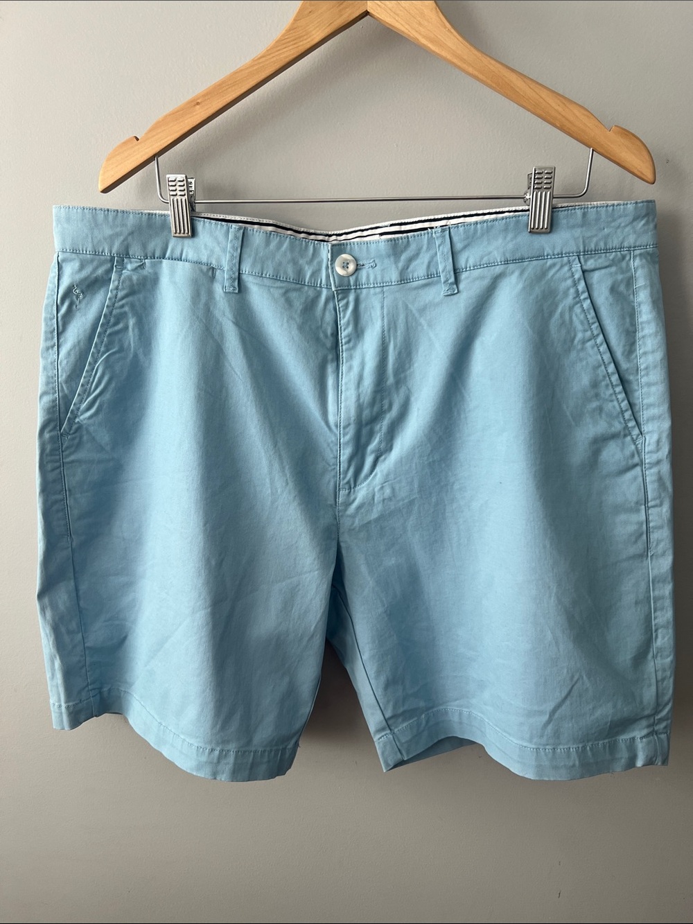 Denim & Flower Men's Light Blue Flat-Front Chino Shorts
